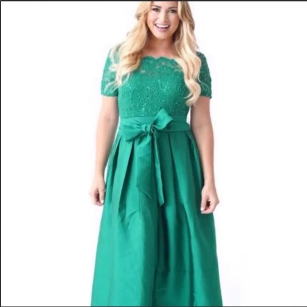 🆕Candalite Green Dress